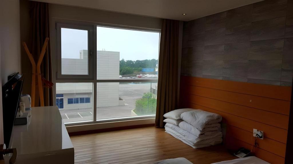 Ewha Hotel Jeju Exterior foto